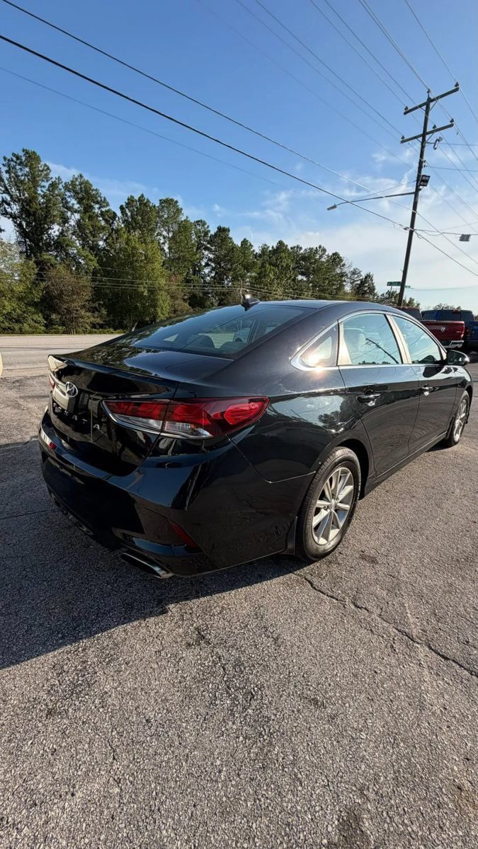 Used 2019 Hyundai Sonata SE w/ Cargo Package FWD image 5