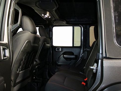 Used 2022 Jeep Wrangler Unlimited Rubicon w/ Xtreme Recon 35" Tire Package image 14