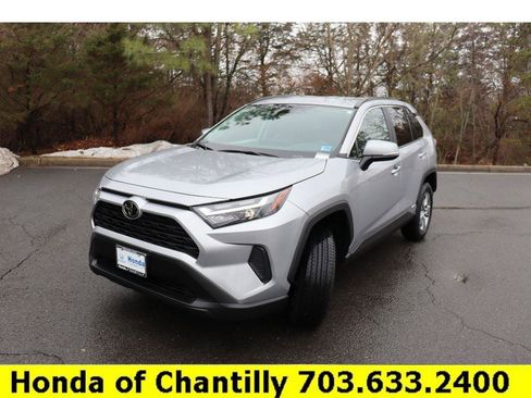 Used 2025 Toyota RAV4 XLE image 3