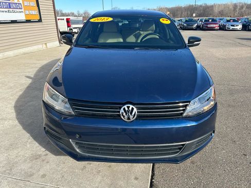 Used 2013 Volkswagen Jetta SE image 2
