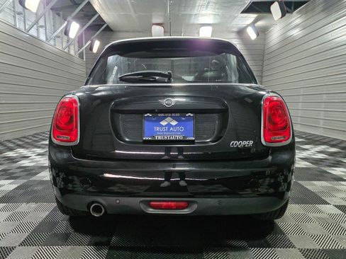Used 2019 MINI Cooper 4-Door Hardtop image 6