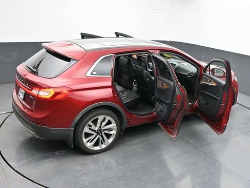 Used 2016 Lincoln MKX Reserve w/ Driver Assistance Package image 45