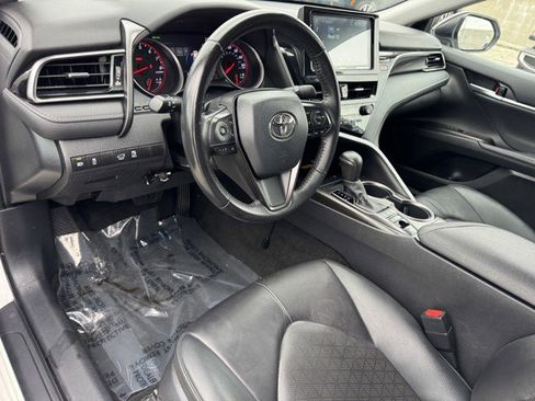 Used 2022 Toyota Camry XSE image 14