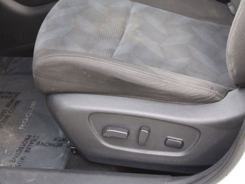 Used 2016 Nissan Rogue SV image 15