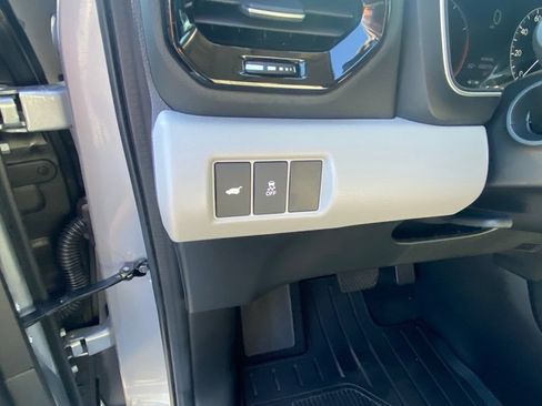 Used 2023 Honda Pilot Touring image 12
