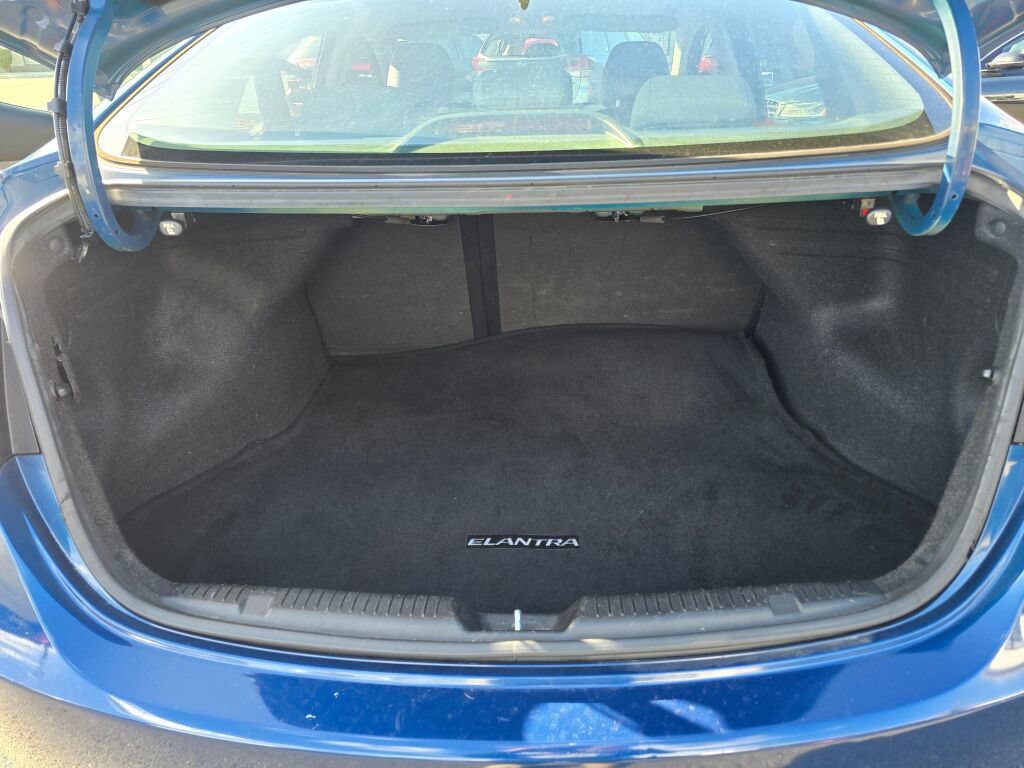 Used 2013 Hyundai Elantra GLS FWD image 13