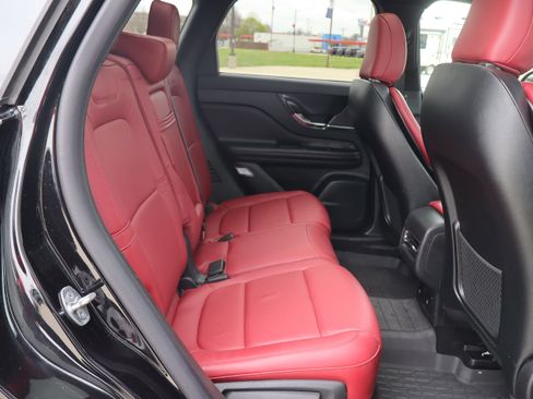 Used 2025 Lincoln Corsair Reserve AWD/4WD image 12
