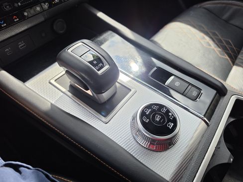 Used 2022 Mitsubishi Outlander SEL AWD/4WD image 25