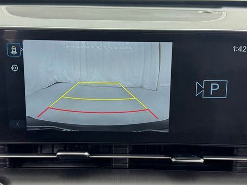 Used 2025 Hyundai Kona SEL FWD image 25