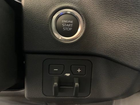 Used 2025 Toyota Tundra SR5 AWD/4WD image 38
