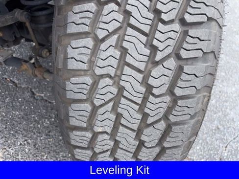 Used 2017 Jeep Wrangler Unlimited Sahara w/ Connectivity Group image 5