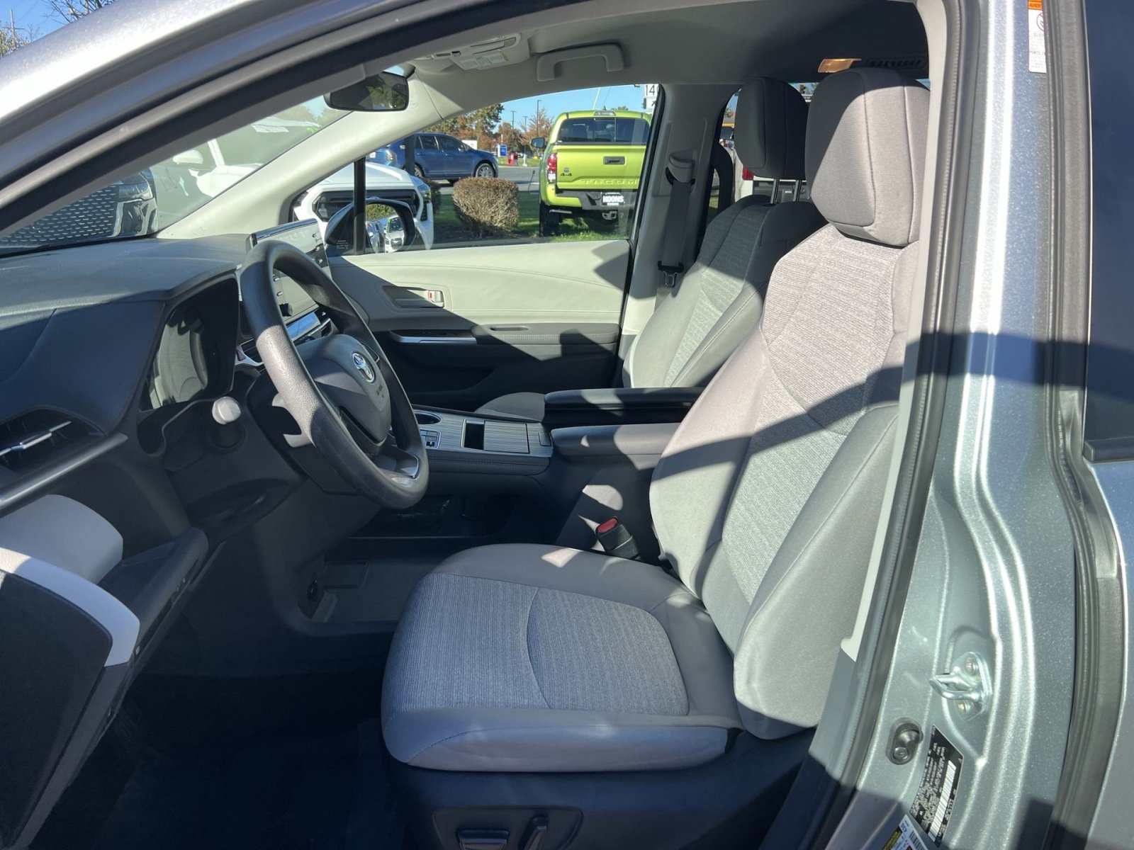 Used 2024 Toyota Sienna LE AWD/4WD image 13