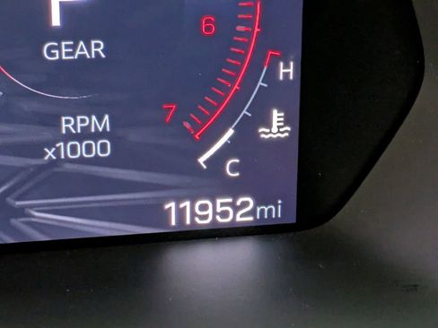 Used 2025 GMC Canyon Denali AWD/4WD image 18