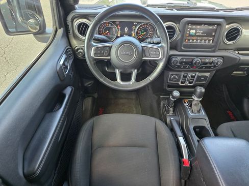 Used 2018 Jeep Wrangler Unlimited Sahara w/ LED Lighting Group AWD/4WD image 31