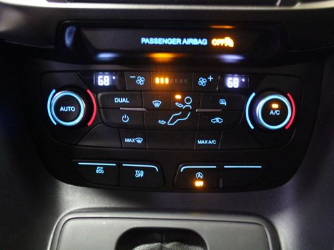 Used 2023 Ford Transit Connect XLT w/ Trailer Tow Package image 15