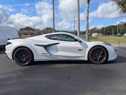 Used 2023 Chevrolet Corvette Z06 image 3