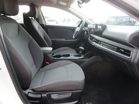 Used 2025 Kia K4 LX image 21