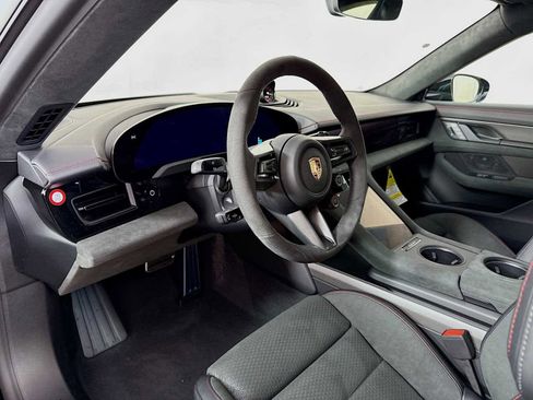 New 2026 Porsche Taycan GTS image 4