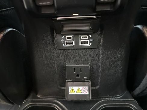 Used 2020 Jeep Gladiator Overland image 34