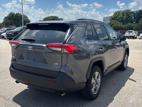Used 2025 Toyota RAV4 LE AWD/4WD image 4