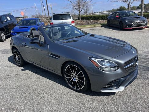 Used 2019 Mercedes-Benz SLC 300 image 32
