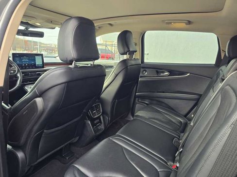 Used 2021 Lincoln Nautilus Reserve w/ Monochromatic Package image 26