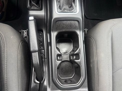 Certified 2019 Jeep Wrangler Sport AWD/4WD image 23