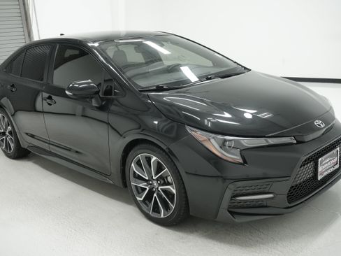 Used 2022 Toyota Corolla SE FWD image 3