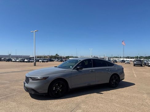 Used 2023 Honda Accord Sport image 12