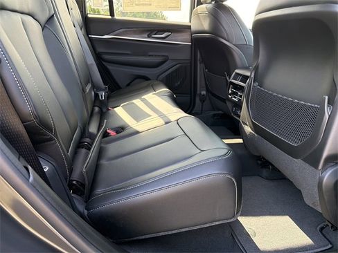 New 2025 Jeep Grand Cherokee Limited image 15