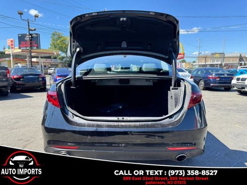 Used 2019 Alfa Romeo Giulia AWD image 36