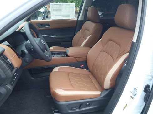 New 2026 Nissan Pathfinder Platinum AWD/4WD image 21