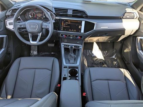 New 2025 Audi Q3 2.0T Premium image 13