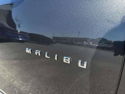 Used 2016 Chevrolet Malibu LT FWD image 11