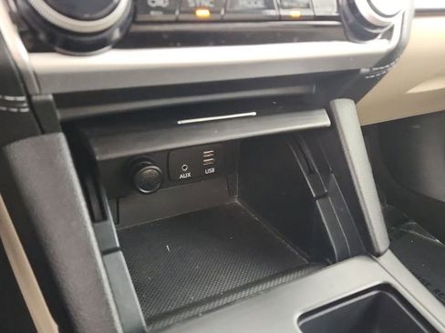 Used 2018 Subaru Outback 2.5i Premium image 18