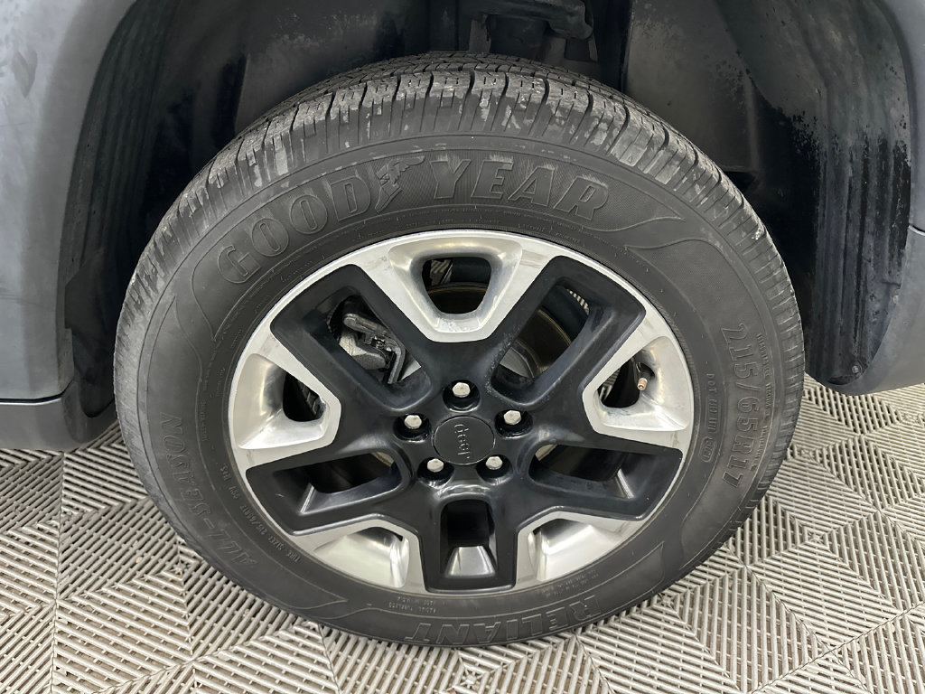 Used 2018 Jeep Compass Trailhawk AWD/4WD image 19