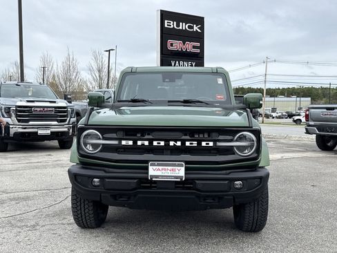 Used 2023 Ford Bronco Outer Banks AWD/4WD image 2
