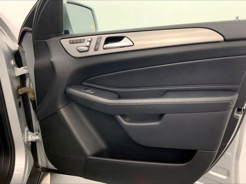 Used 2019 Mercedes-Benz GLS 450 4MATIC image 9