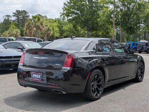 Used 2020 Chrysler 300 S RWD image 5
