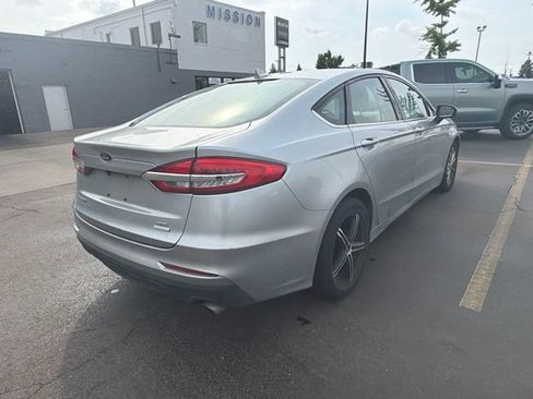 Used 2020 Ford Fusion SE FWD image 3