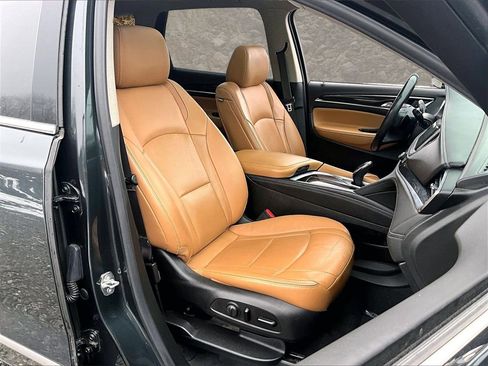 Used 2019 Buick Enclave Essence image 7