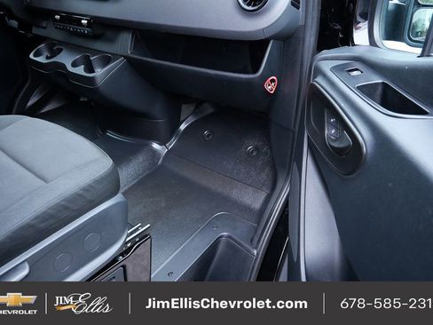 Used 2024 Mercedes-Benz Sprinter 2500 image 21