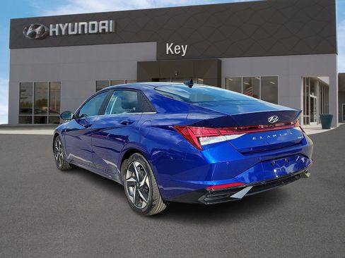 Certified 2023 Hyundai Elantra Limited w/ Cargo Package FWD image 5