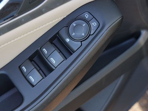 Used 2023 Chevrolet Traverse LS w/ Safety Package image 17