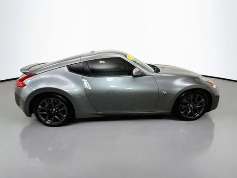 Used 2017 Nissan 370Z Touring RWD image 8