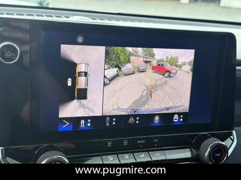 Used 2023 Chevrolet Colorado Trail Boss w/ Technology Package AWD/4WD image 31