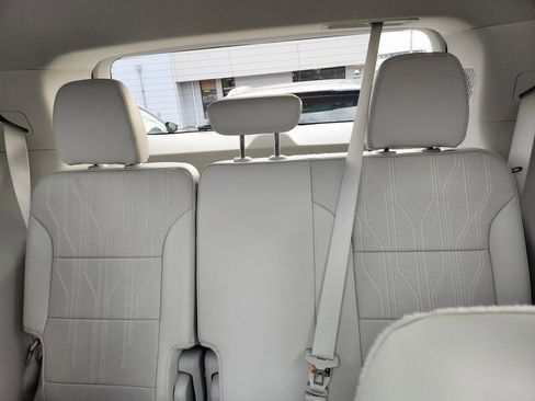 Used 2025 Buick Enclave Avenir w/ Trailering Package, 5000 lbs. image 7