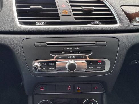 Used 2018 Audi Q3 2.0T Premium Plus w/ Premium Plus Package image 23