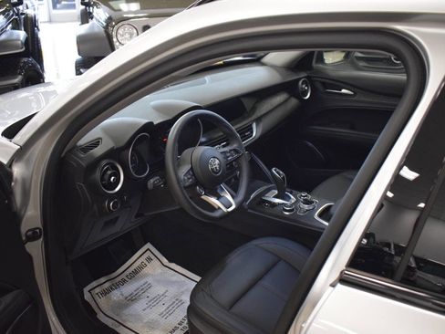 Used 2021 Alfa Romeo Stelvio Sprint w/ Nero Edizione image 34