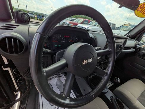 Used 2009 Jeep Wrangler Unlimited X AWD/4WD image 13